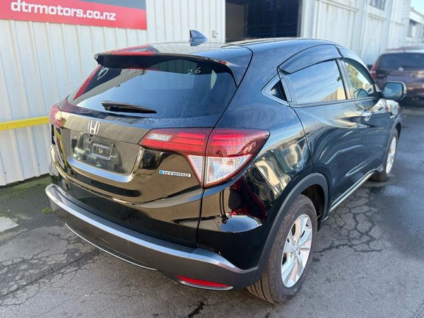 2015 Honda Vezel Hybrid with Reversing Camera ! Carousel 11