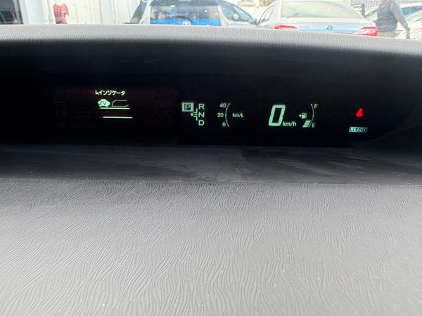 2013 Toyota Prius Hybrid Low Kms Carousel 5
