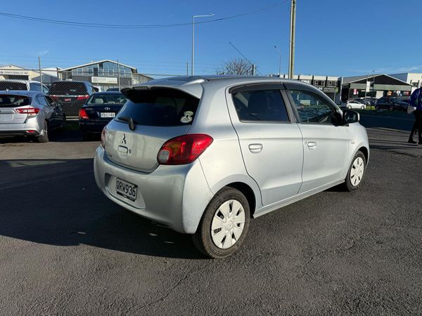2015 Mitsubishi Mirage Low kms Carousel 12