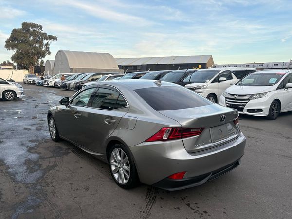 2013 Lexus IS 300H 2.5L Hybrid! Leather seats Carousel 13
