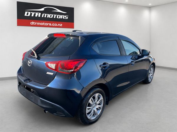 2015 Mazda Demio Carousel 12