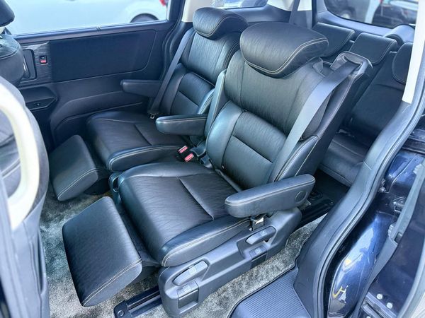 2013 Honda Odyssey Absolute, Half Leather Seat, Cruise Control, Reversing Camera ! Carousel 6