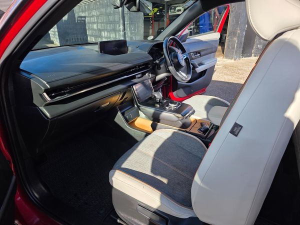 2020 Mazda MX-30 Hybrid Skyactiv G Model with Reversing Camera, Parking Sensors, Cruise Control ! Carousel 8