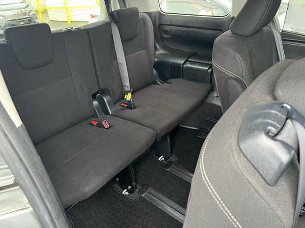 2015 Toyota ESQUIRE XI Carousel 8