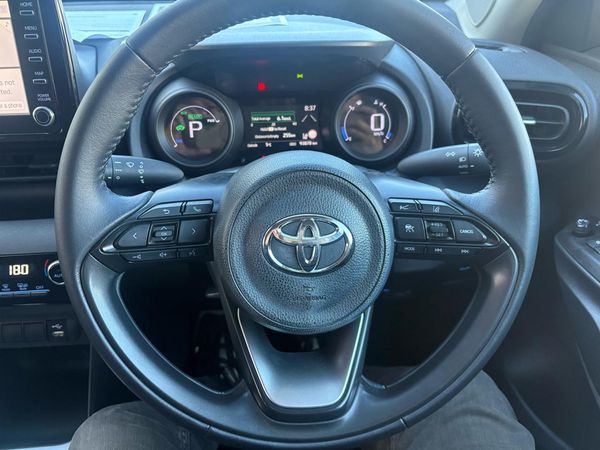 2021 Toyota YARIS CROSS HYBRID G Carousel 7