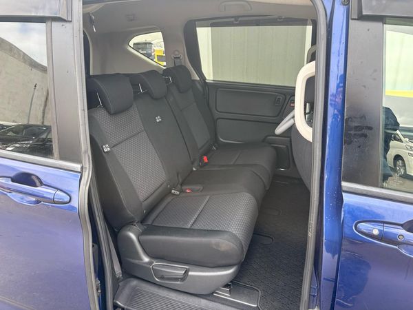 2017 Honda FREED HYBRID Carousel 1
