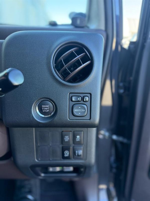 2012 Toyota SPADE Reversing Camera ! Carousel 2