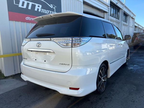 2015 Toyota Estima 5D AERAS PREMIUM EDITION Carousel 12