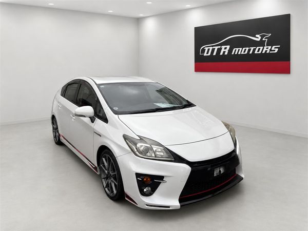 2013 Toyota Prius G'S Model Carousel 6