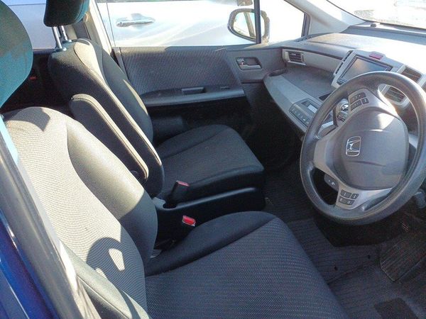 2013 Honda FREED Hybrid 6 Seaters Carousel 1