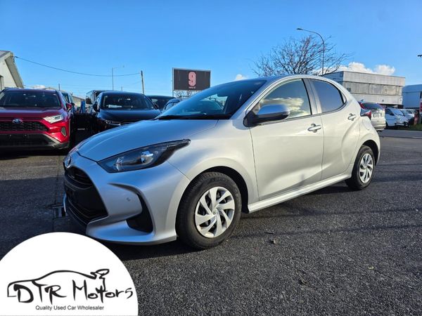 2021 Toyota Yaris Hybrid X with Reversing Camera, Parking Sensors, Cruise Control !