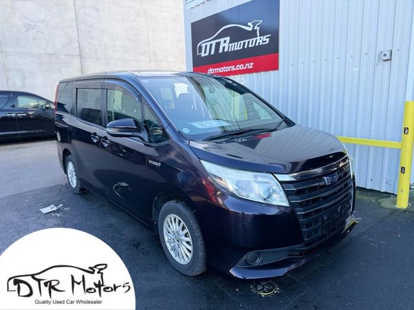 2015 Toyota Noah HYBRID X