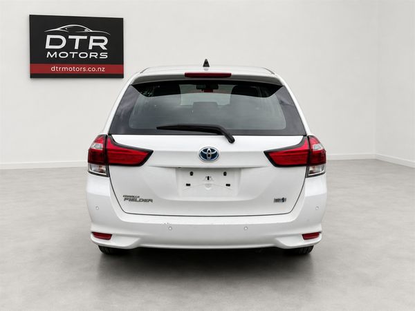 2018 Toyota Corolla Fielder hybird Carousel 13
