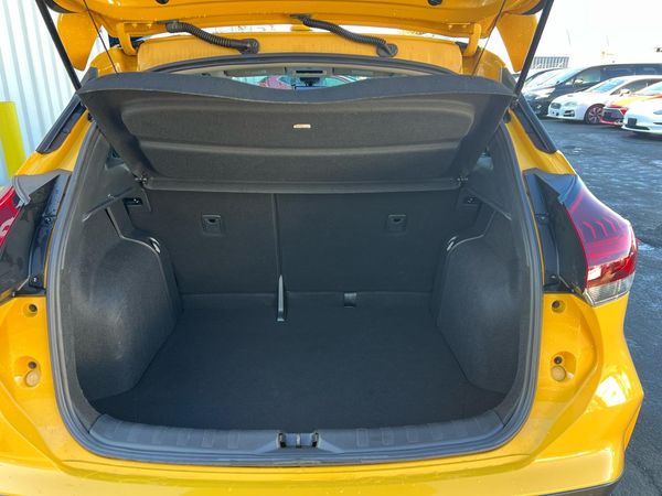 2020 Nissan KICKS E-Power X TWO TONE INTERIOR EDITION with Reversing Camera, Parking Sensors, Cruise Control ! Carousel 6