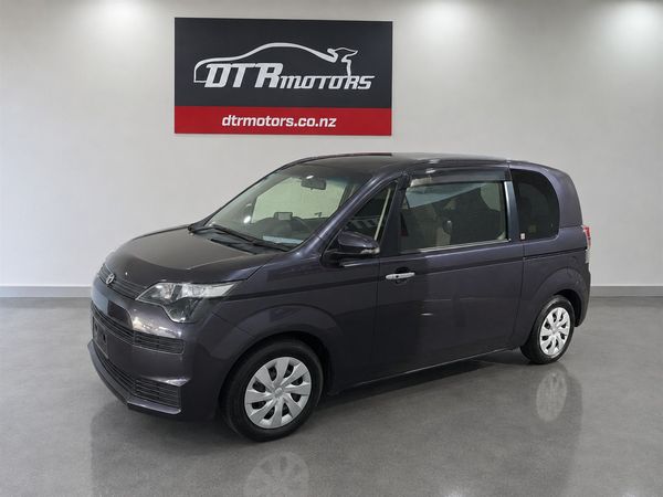 2013 Toyota SPADE Carousel 11