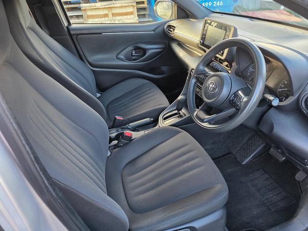 2021 Toyota Yaris Hybrid X with Reversing Camera, Parking Sensors, Cruise Control ! Carousel 2