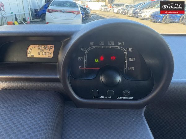 2013 Toyota SPADE Carousel 3