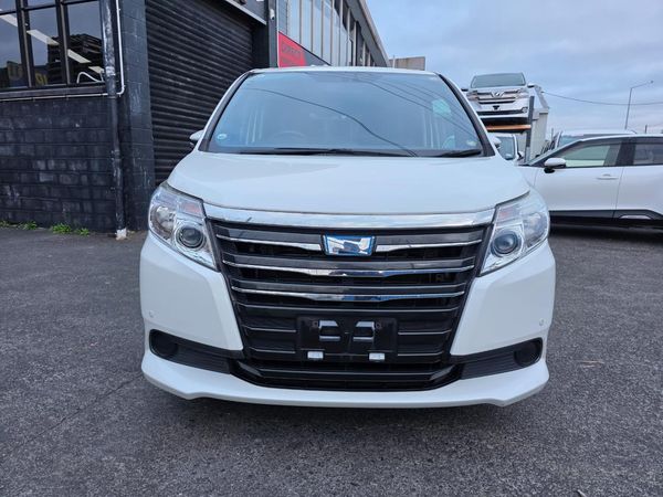 2014 Toyota Noah Hybrid 7 Seaters with Reversing Camera, Parking Sensors ! Carousel 10
