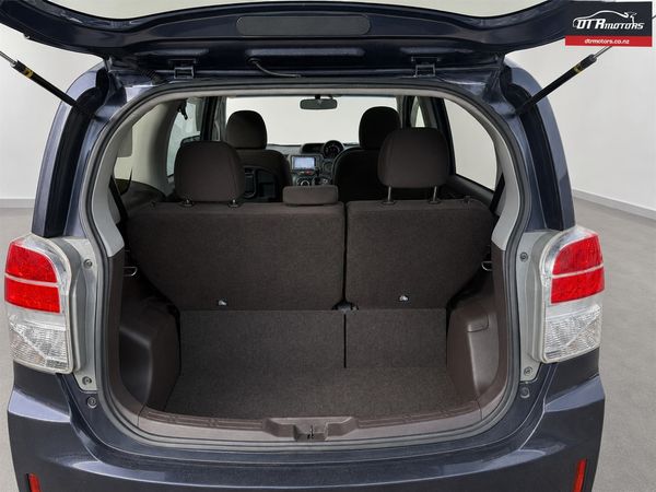 2013 Toyota SPADE Carousel 9