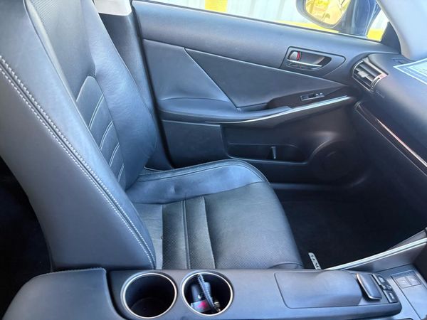 2013 Lexus IS 300H 2.5L Hybrid! Leather seats Carousel 1