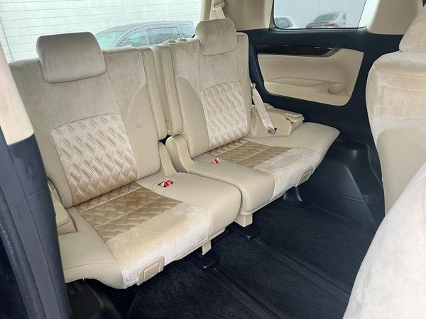 2015 Toyota VELLFIRE 2.5X Hybrid with Reversing Camera & Cruise Control ! Carousel 6