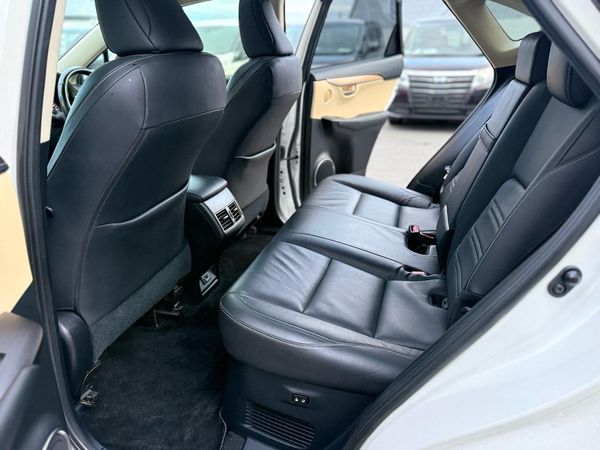 2015 Lexus NX 300H Leather seat Carousel 7