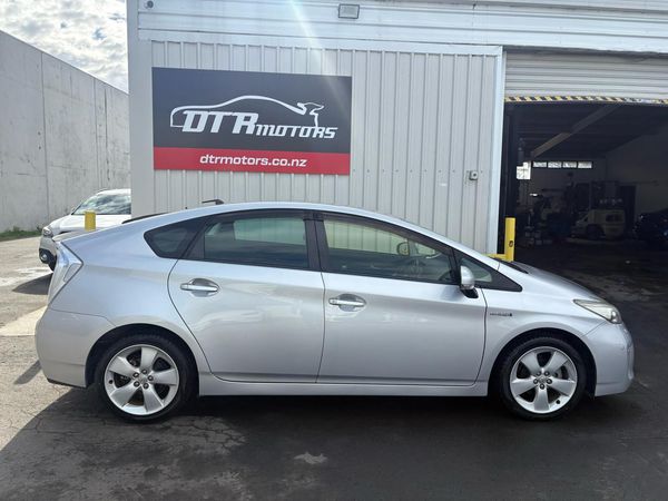 2013 Toyota Prius Hybrid Low Kms Carousel 12