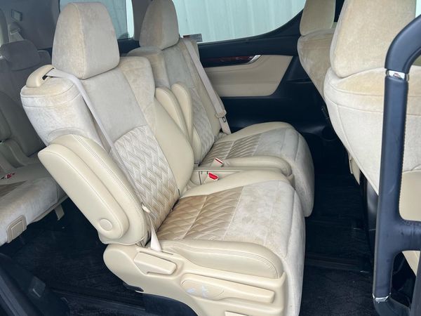 2015 Toyota VELLFIRE 2.5X Hybrid with Reversing Camera & Cruise Control ! Carousel 5