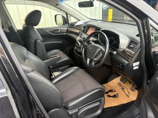 2015 Nissan ELGRAND 250 HIGHWAY STAR Carousel 2