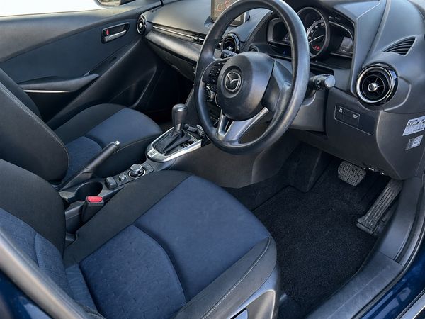 2015 Mazda Demio Carousel 4