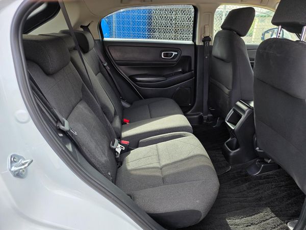 2021 Honda Vezel E-HEV Z Model with Reversing Camera, Parking Sensors, Cruise Control ! Carousel 3