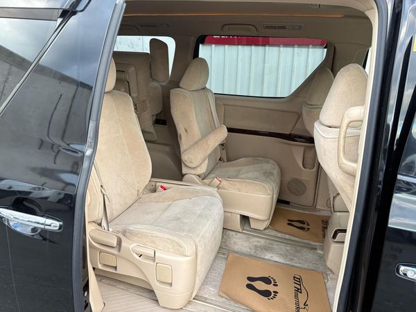 2012 Toyota Alphard 7 Seaters with Reversing Camera, Parking Sensors ! Carousel 1
