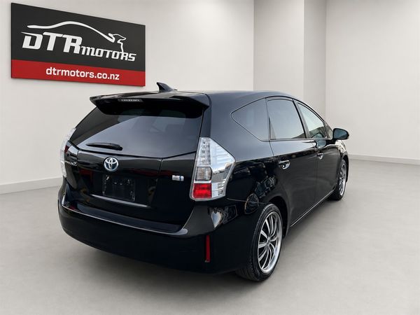 2012 Toyota Prius ALPHA S Carousel 14
