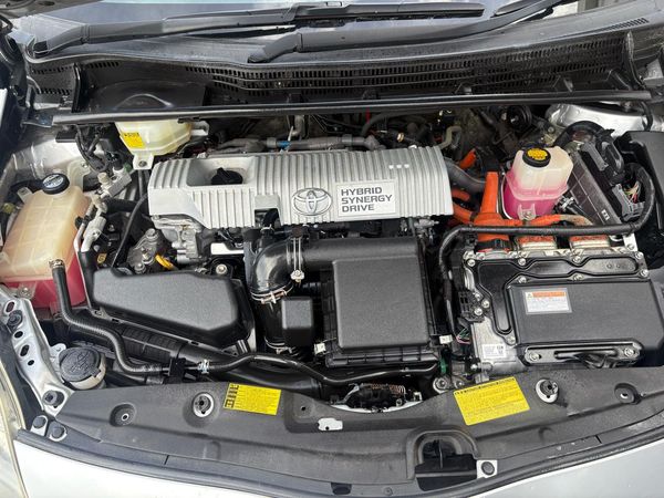 2013 Toyota Prius Hybrid Low Kms Carousel 6