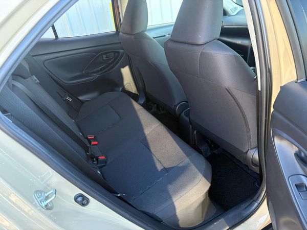 2021 Toyota YARIS CROSS HYBRID G Carousel 3