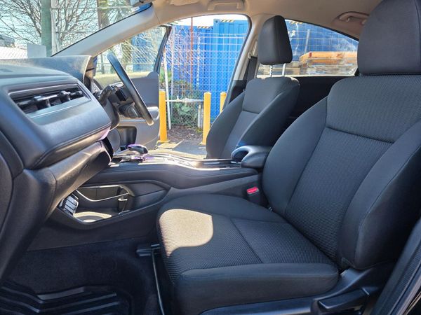 2014 Honda Vezel Hybrid X with Reversing Camera, Cruise Control ! Carousel 6