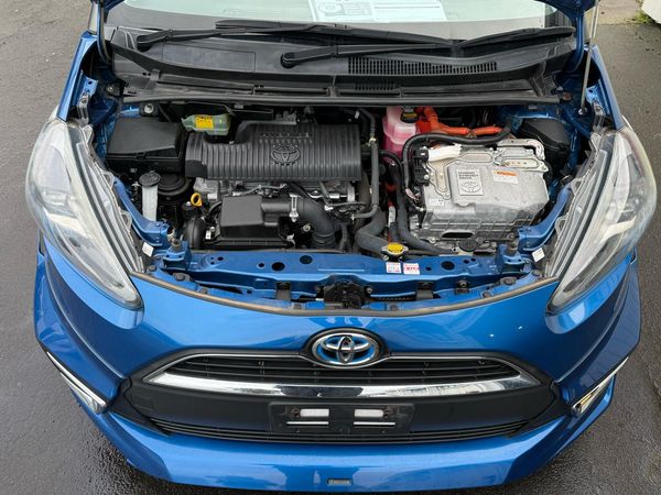 2016 Toyota SIENTA HYBRID G Carousel 11