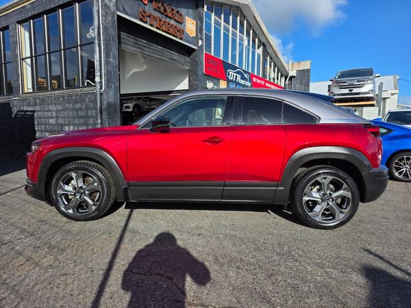 2020 Mazda MX-30 Hybrid Skyactiv G Model with Reversing Camera, Parking Sensors, Cruise Control ! Carousel 15
