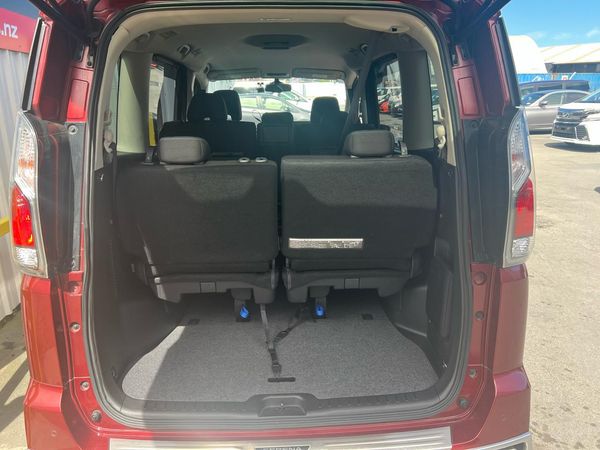 2017 Nissan Serena Hybrid 8 Seaters with Reversing Camera & Cruise Control ! Carousel 6