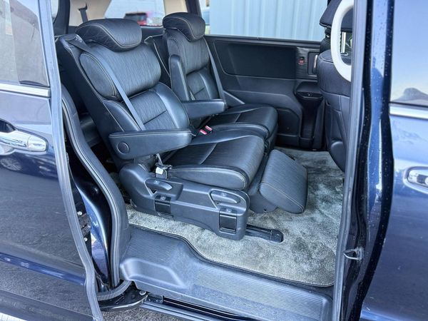 2013 Honda Odyssey Absolute, Half Leather Seat, Cruise Control, Reversing Camera ! Carousel 5