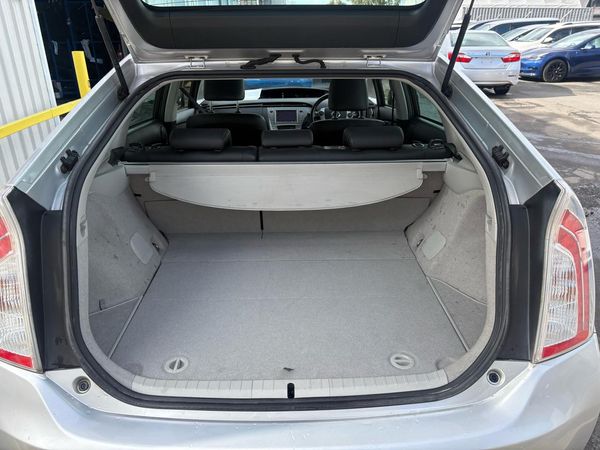 2013 Toyota Prius Hybrid Low Kms Carousel 13