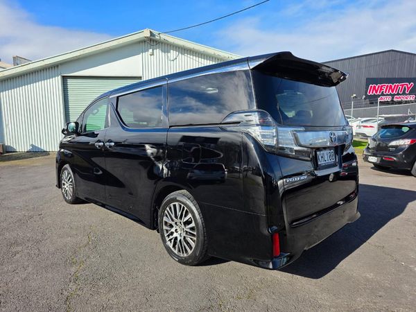 2015 Toyota VELLFIRE 7 Seaters with Loads of Features ! Carousel 19