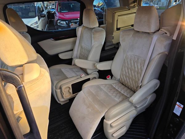 2015 Toyota VELLFIRE 2.5V 7 Seaters with Reversing Camera, Parking Sensors, Cruise Control ! Carousel 2