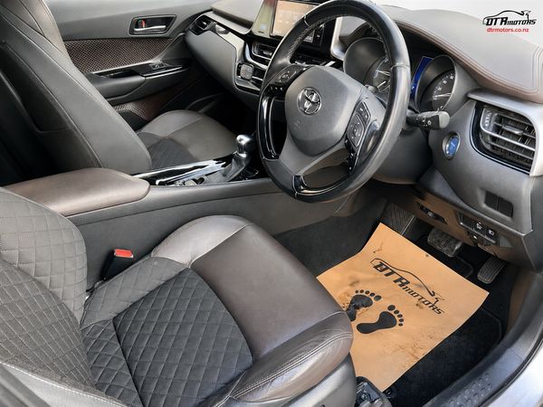2017 Toyota C-HR G Model Carousel 2