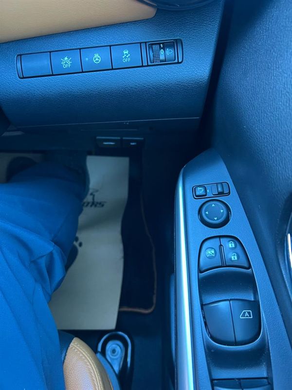 2020 Nissan KICKS E-Power X TWO TONE INTERIOR EDITION with Reversing Camera, Parking Sensors, Cruise Control ! Carousel 14