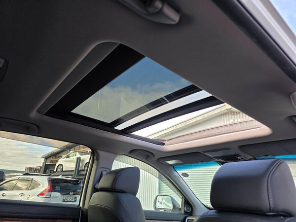 2019 Honda CR-V Hybrid EX Masterpiece with Load of Features ! Carousel 13
