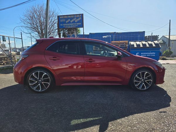 2018 Toyota Corolla Sports Hybrid with Reversing Camera, Parking Sensors, Cruise Control ! Carousel 11