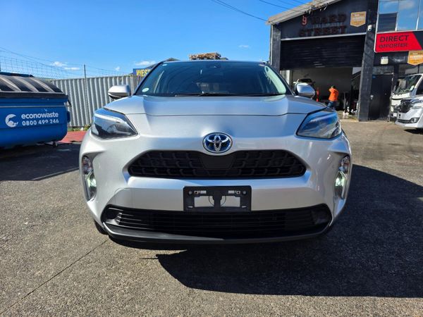 2022 Toyota YARIS CROSS Hybrid X with Reversing Camera, Parking Sensors, Cruise Control ! Carousel 1