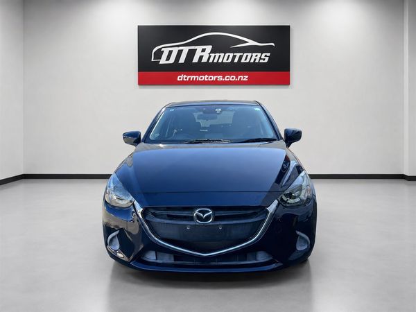 2015 Mazda Demio Carousel 8