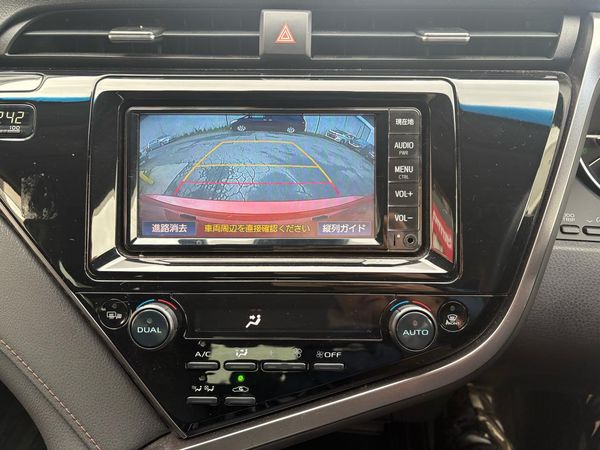 2019 Toyota Camry HYBRID G PACKAGE Carousel 4